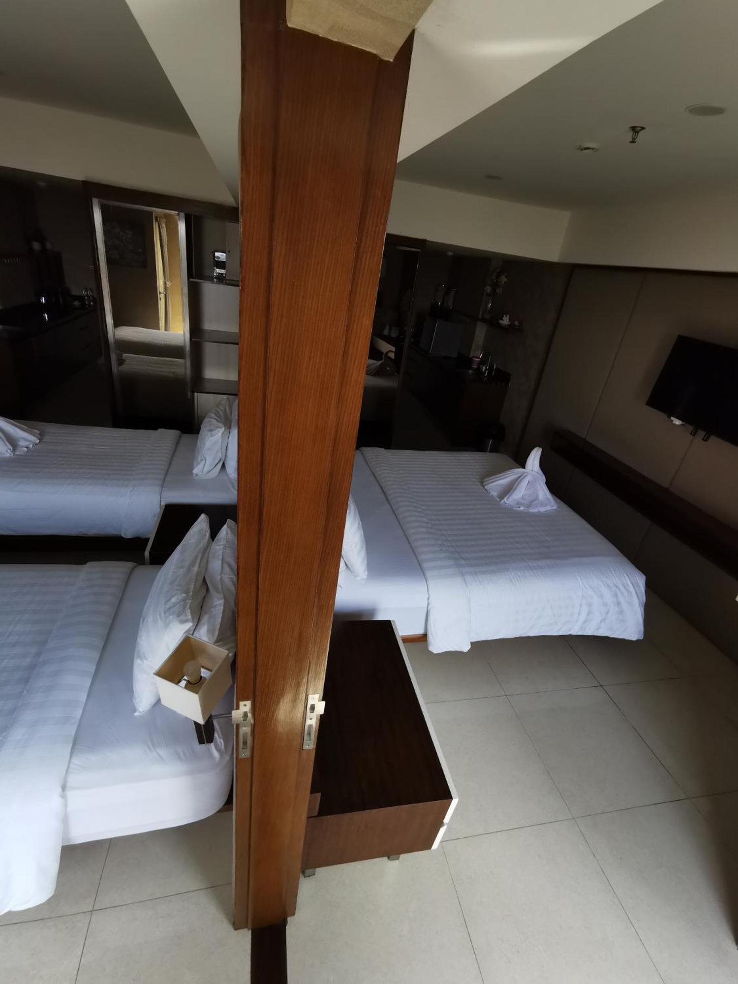 Warhol Residence Semarang Simpang Lima Esterno foto