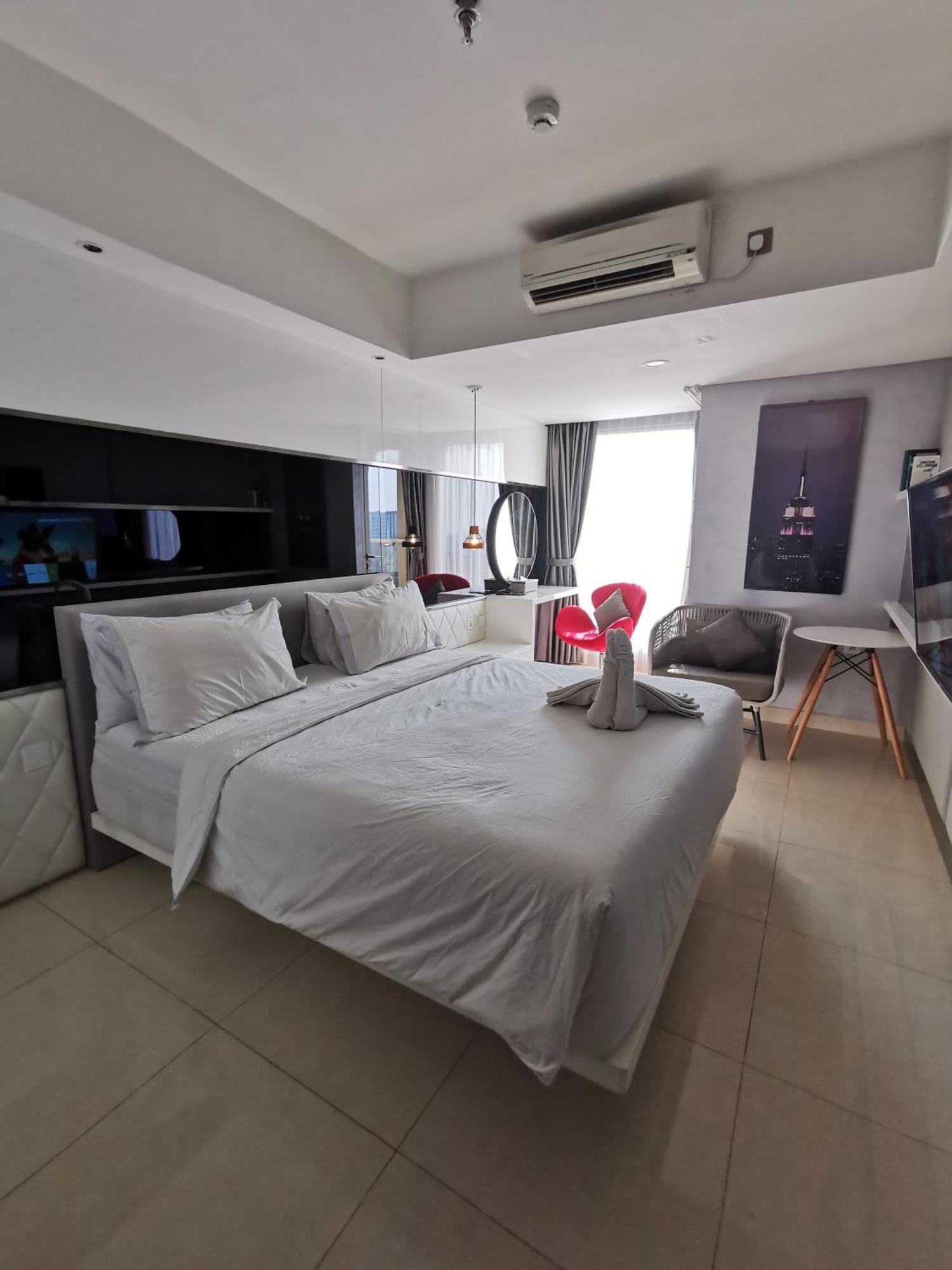 Warhol Residence Semarang Simpang Lima Esterno foto