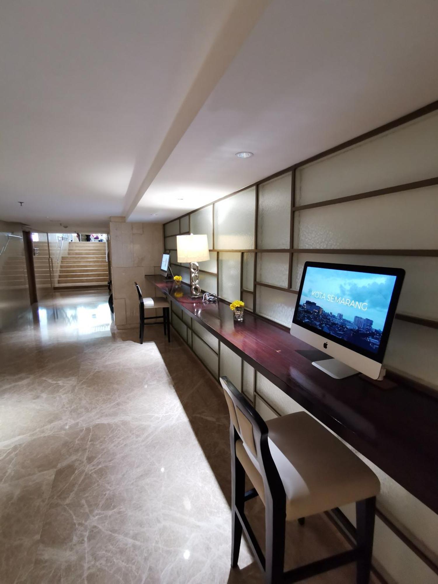 Warhol Residence Semarang Simpang Lima Esterno foto