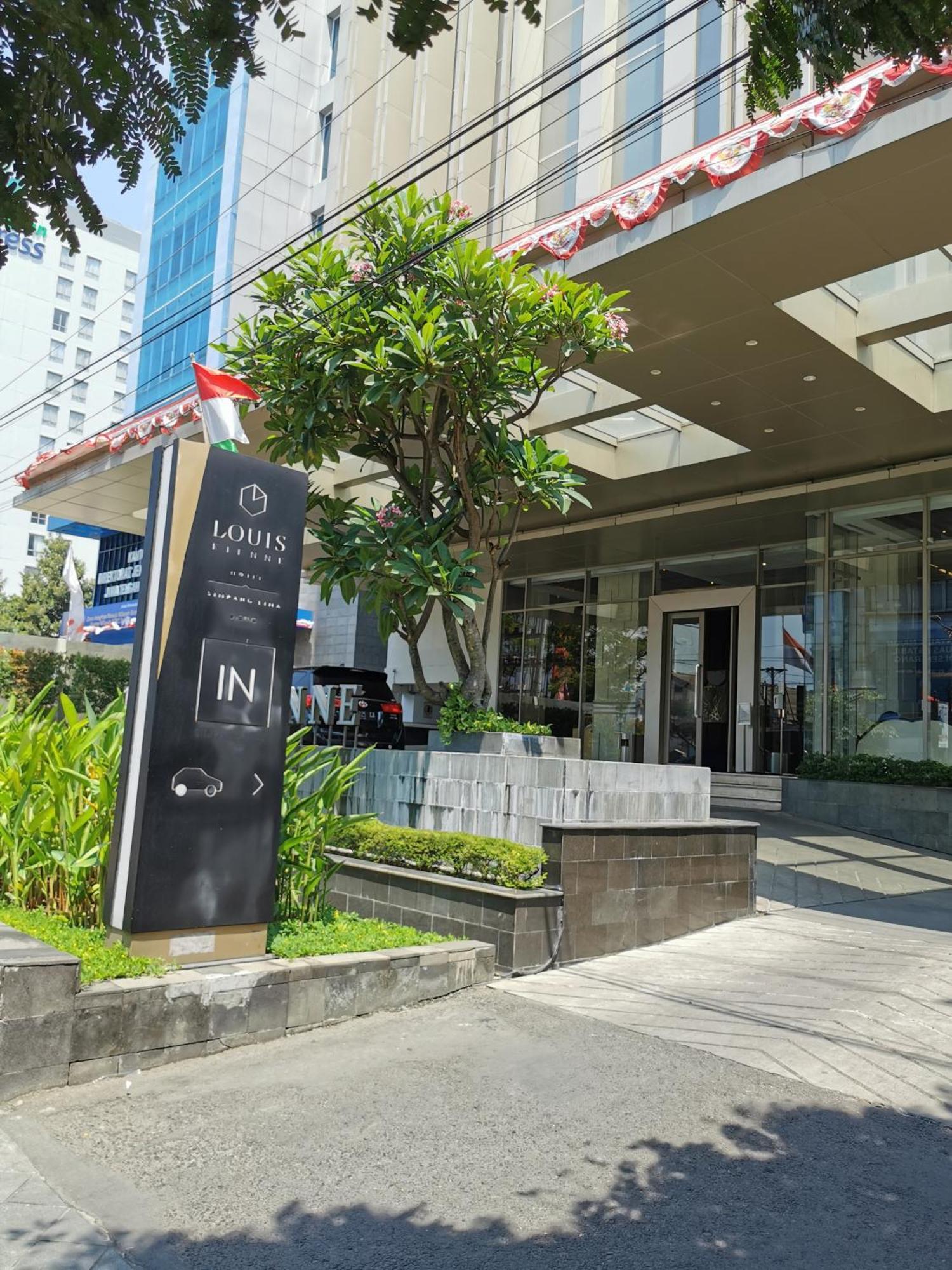 Warhol Residence Semarang Simpang Lima Esterno foto