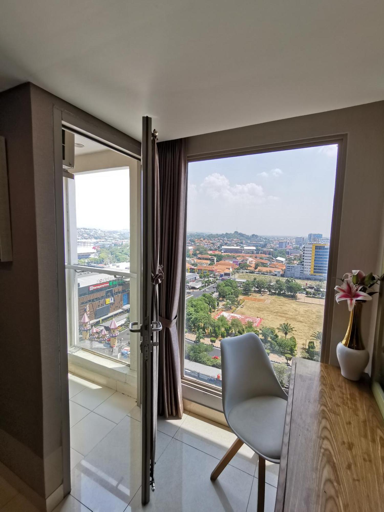 Warhol Residence Semarang Simpang Lima Esterno foto